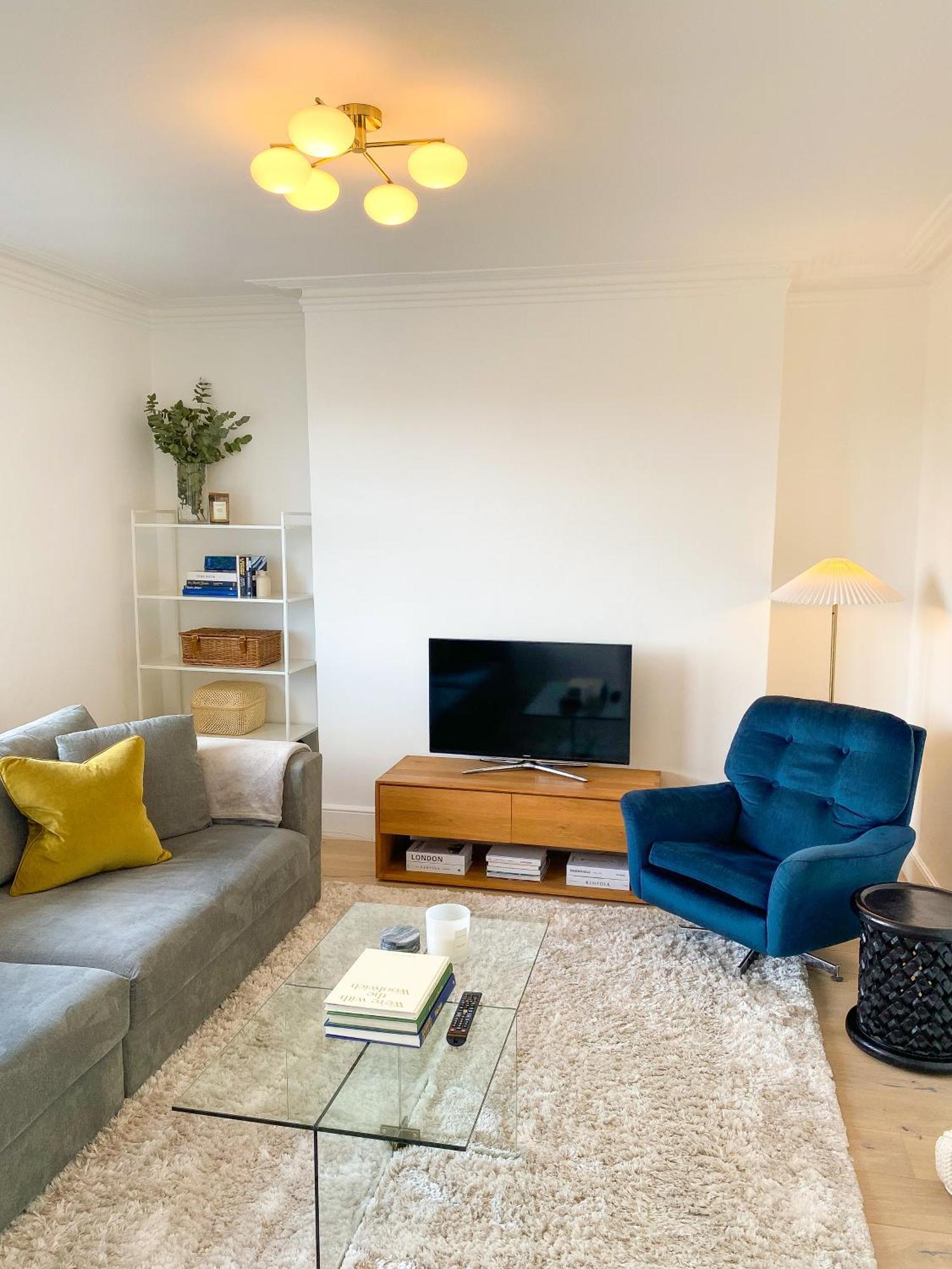 Sleek Scandi-inspired 2bd Flat Fulham Appartamento
