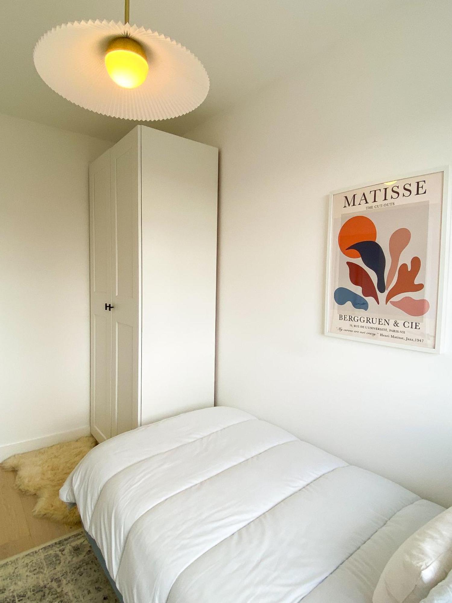 Sleek Scandi-inspired 2bd Flat Fulham Apartment London